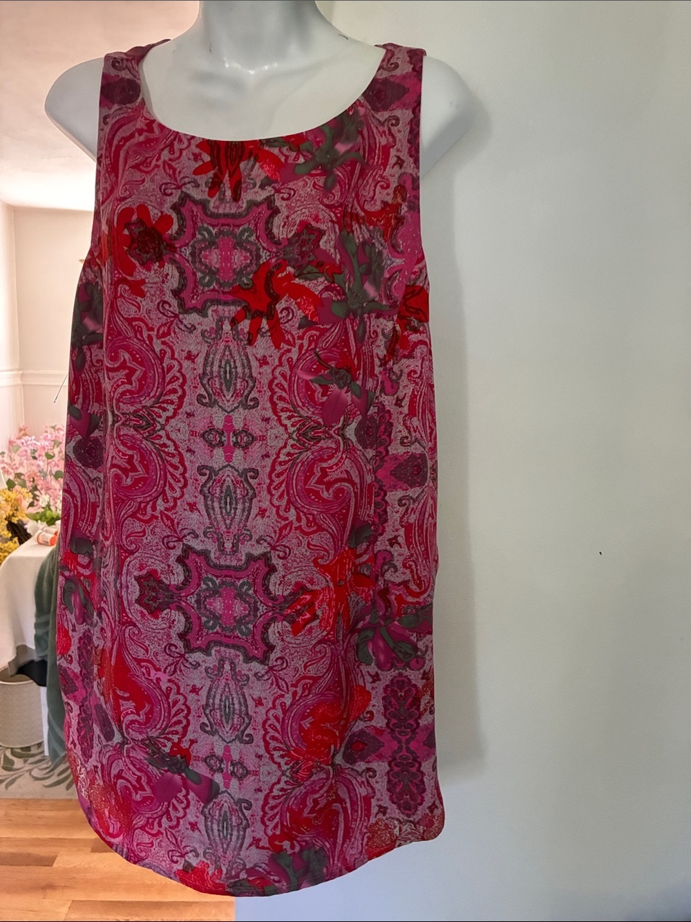 Cabi  Flowing  Pink Paisley Print Sleeveless Tunic Vibrant  Colors  XL Lined